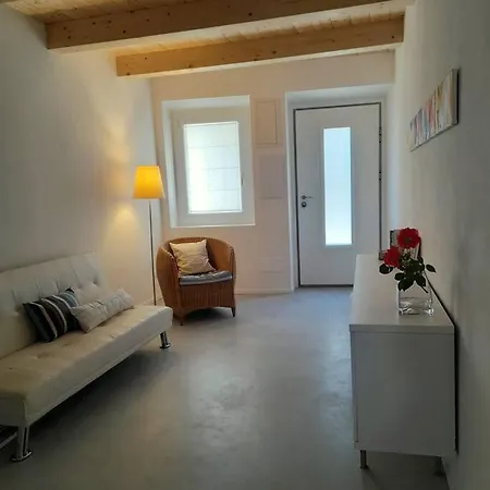 Casacciuga, Luminosa E Casa Con Giardino Hébergement de vacances