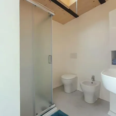 Casacciuga, Luminosa E Casa Con Giardino *