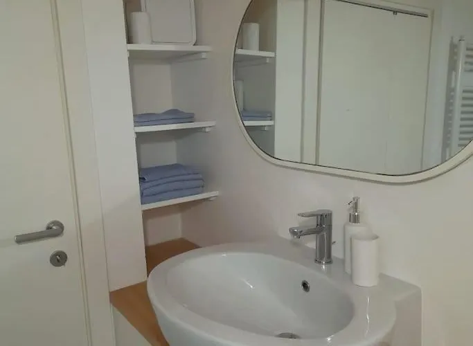 Casacciuga, Luminosa E Casa Con Giardino