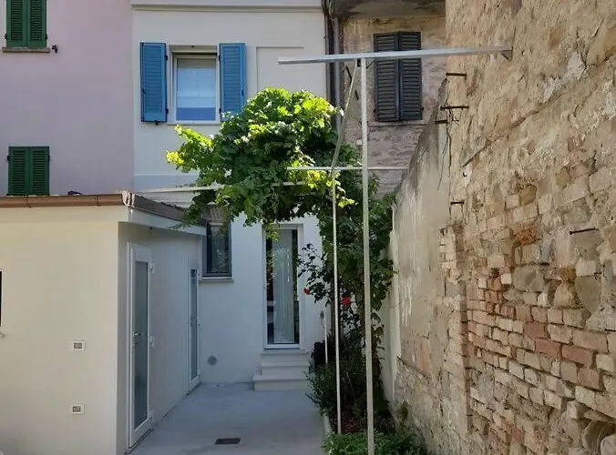 Casacciuga, Luminosa E Casa Con Giardino Casa vacanze