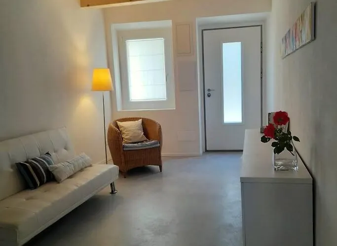 Casacciuga, Luminosa E Casa Con Giardino בית נופש