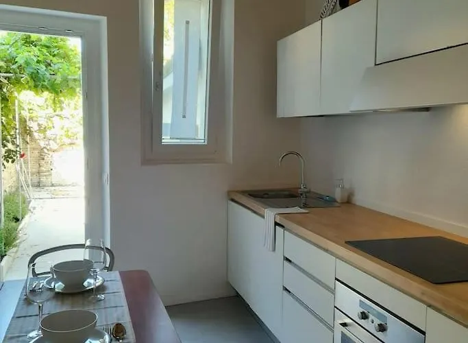 Casacciuga, Luminosa E Casa Con Giardino בית נופש *